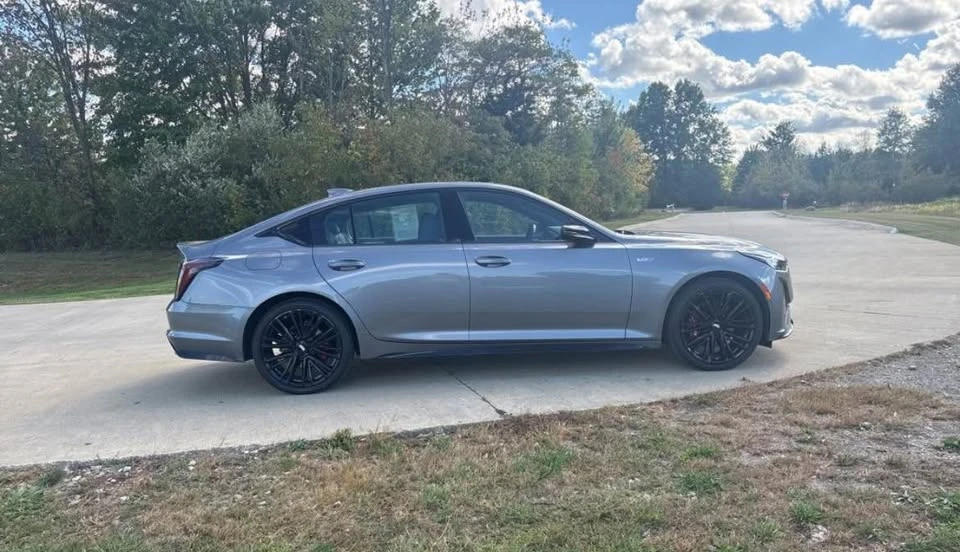 2022 Cadillac CT5-V - Image 4 of 8