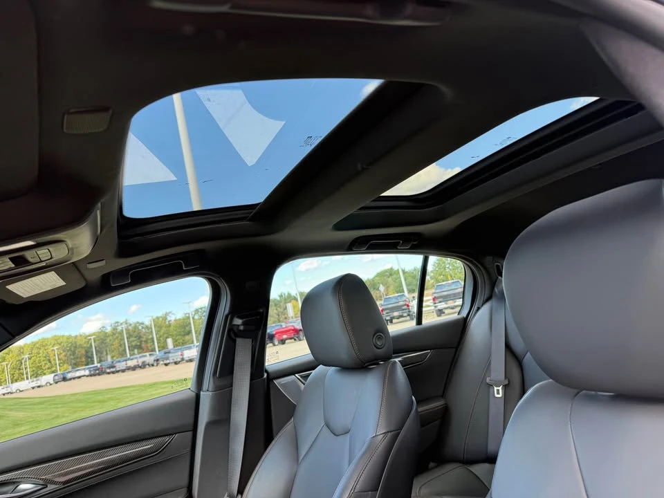 2022 Cadillac CT5-V - Image 15 of 17