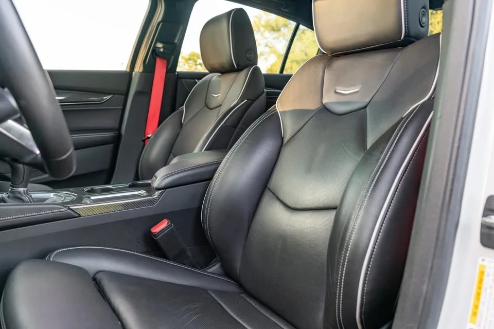 2022 Cadillac CT5-V - Image 8 of 10