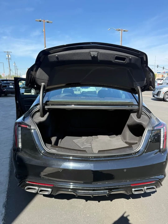 2022 Cadillac CT5-V - Image 8 of 9