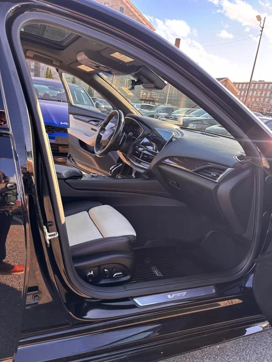 2022 Cadillac CT5-V - Image 3 of 17