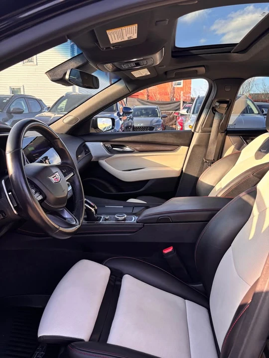 2022 Cadillac CT5-V - Image 14 of 17