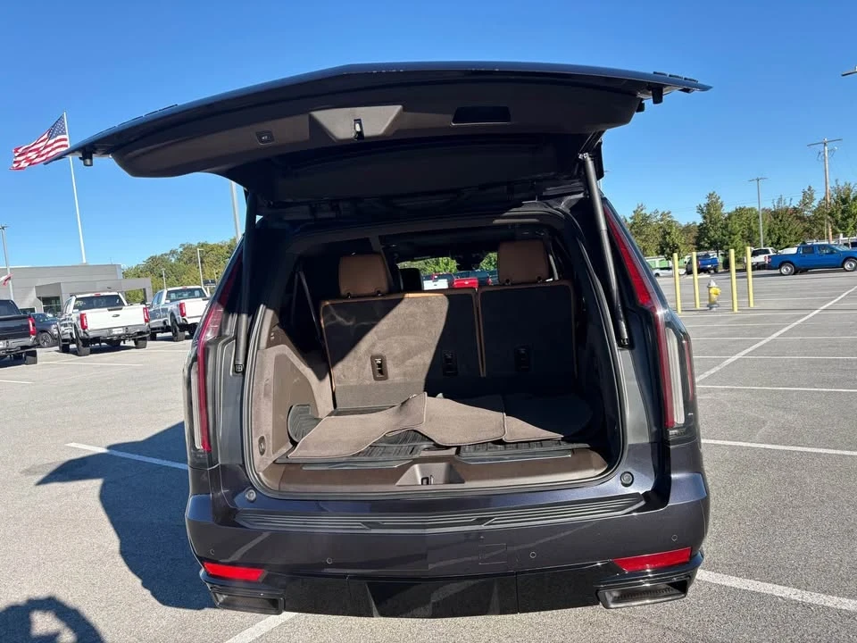 2022 Cadillac Escalade 5th Gen - Image 3 of 8