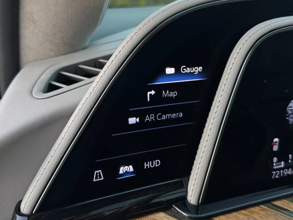 2022 Cadillac Escalade 5th Gen - Image 17 of 20
