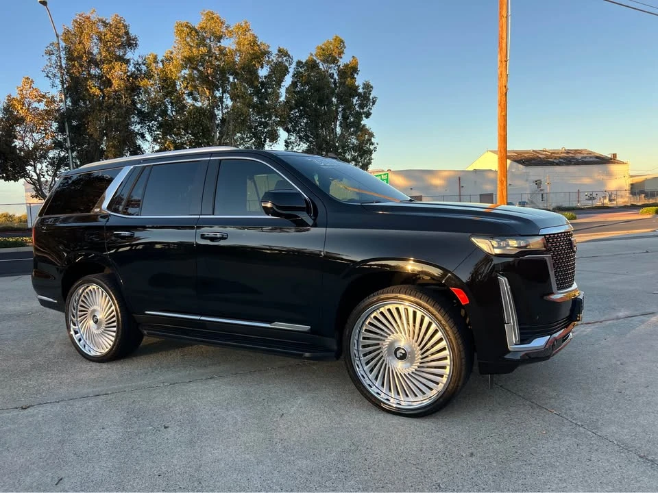 2022 Cadillac Escalade 5th Gen - Image 15 of 16