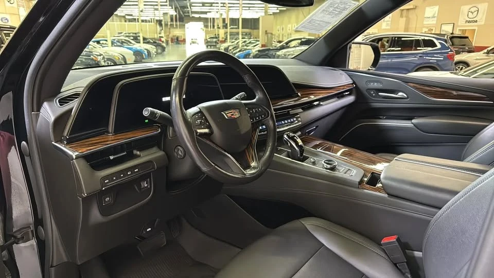 2022 Cadillac Escalade 5th Gen - Image 16 of 17