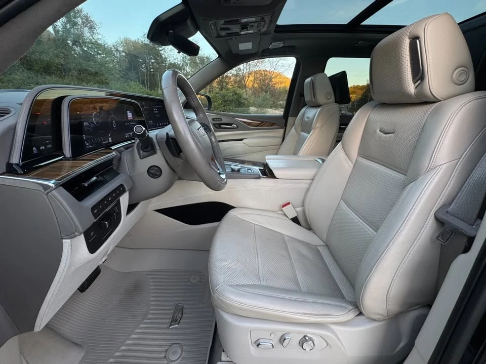 2022 Cadillac Escalade 5th Gen - Image 9 of 20