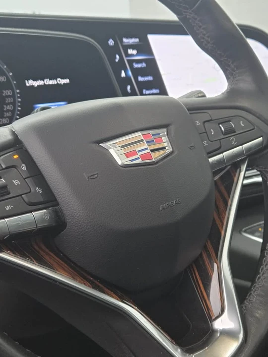 2022 Cadillac Escalade 5th Gen - Image 9 of 13