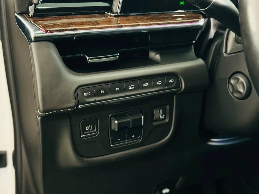 2022 Cadillac Escalade 5th Gen - Image 14 of 20