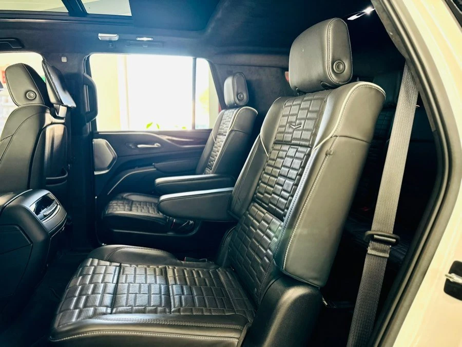 2022 Cadillac Escalade 5th Gen - Image 18 of 20