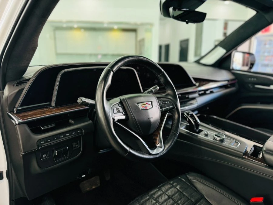 2022 Cadillac Escalade 5th Gen - Image 15 of 20