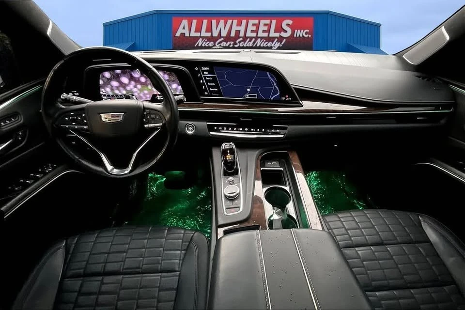 2022 Cadillac Escalade 5th Gen - Image 14 of 19