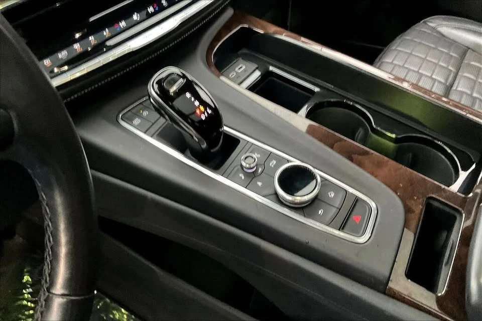 2022 Cadillac Escalade 5th Gen - Image 13 of 19