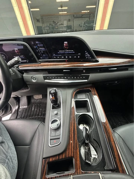 2022 Cadillac Escalade 5th Gen - Image 10 of 13