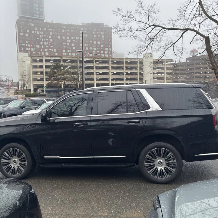 2022 Cadillac Escalade 5th Gen - Image 2 of 20