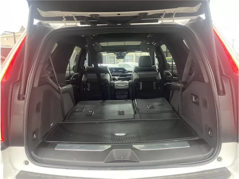2022 Cadillac Escalade 5th Gen - Image 8 of 20