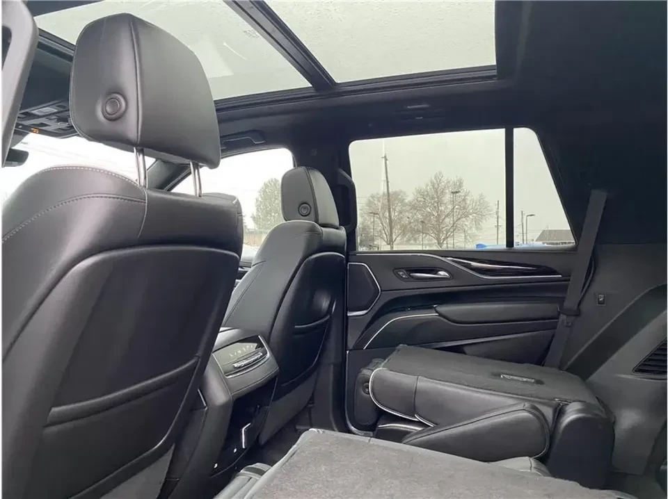 2022 Cadillac Escalade 5th Gen - Image 16 of 20