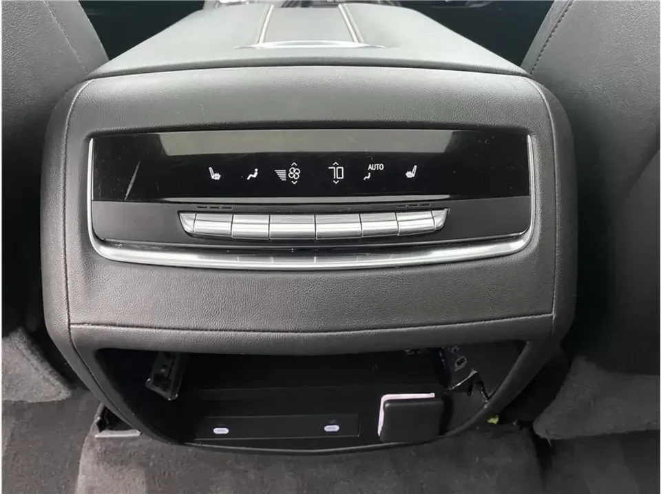 2022 Cadillac Escalade 5th Gen - Image 18 of 20