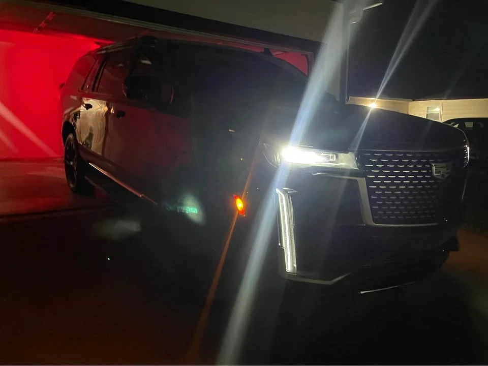 2022 Cadillac Escalade 5th Gen - Image 2 of 9