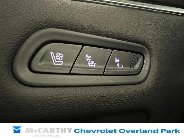 2022 Cadillac Escalade 5th Gen - Image 16 of 19