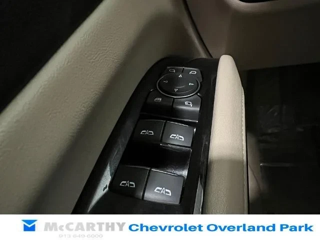2022 Cadillac Escalade 5th Gen - Image 15 of 19