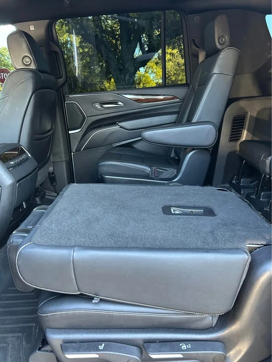 2022 Cadillac Escalade 5th Gen - Image 8 of 11