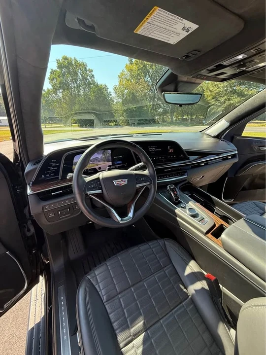 2022 Cadillac Escalade 5th Gen - Image 8 of 15