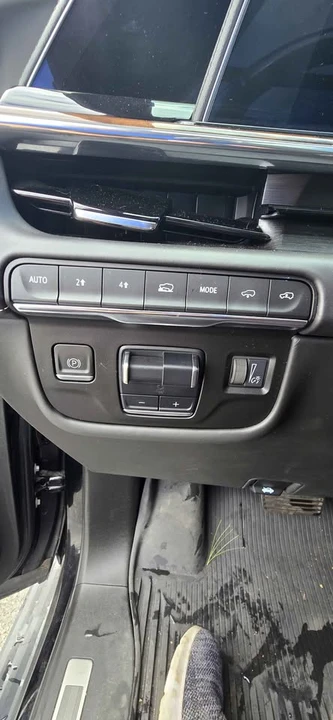 2022 Cadillac Escalade 5th Gen - Image 5 of 16