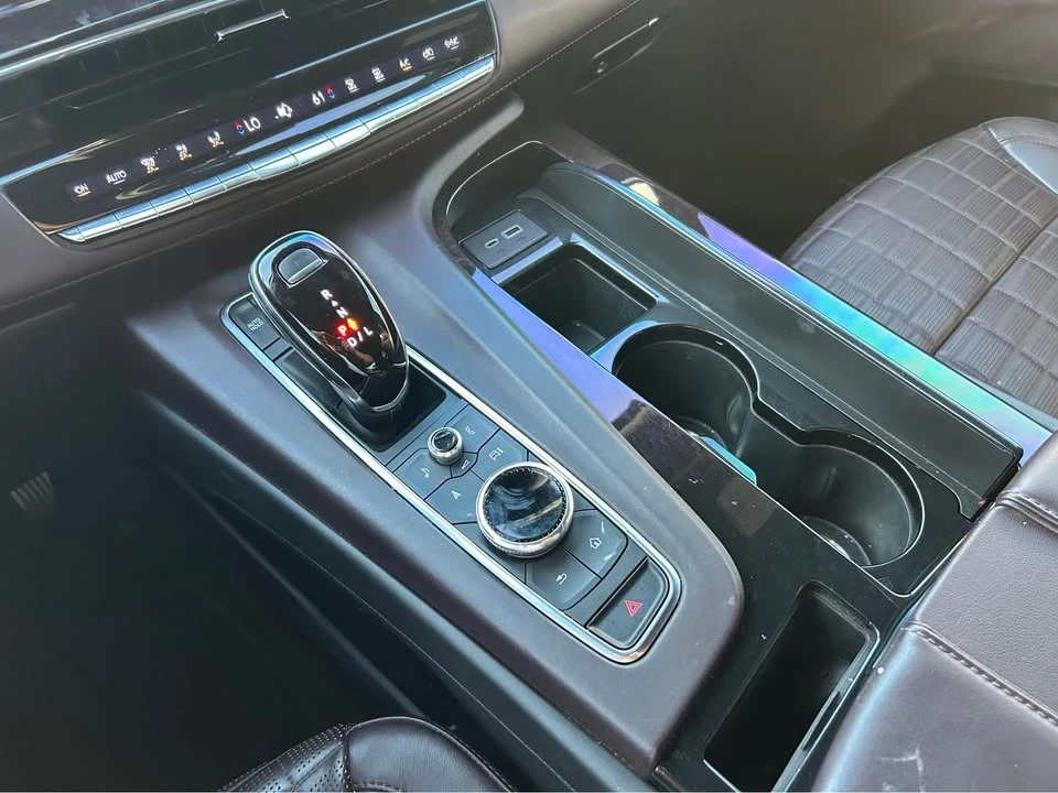 2022 Cadillac Escalade 5th Gen - Image 18 of 20
