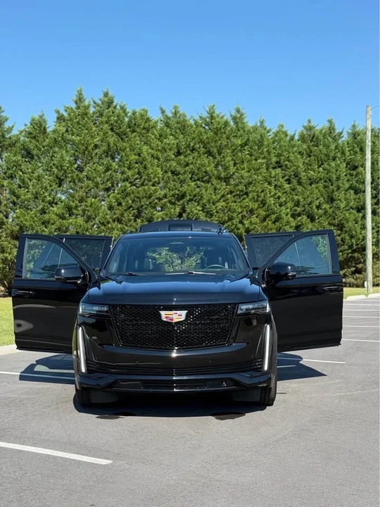 2022 Cadillac Escalade 5th Gen - Image 14 of 15
