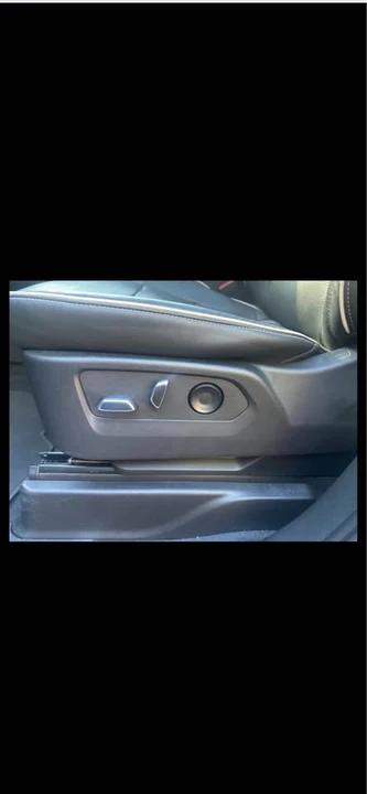 2022 Cadillac Escalade 5th Gen - Image 8 of 19
