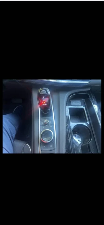 2022 Cadillac Escalade 5th Gen - Image 17 of 19
