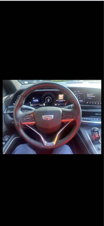 2022 Cadillac Escalade 5th Gen - Image 16 of 19