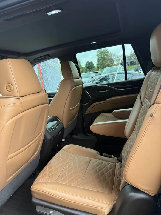 2022 Cadillac Escalade 5th Gen - Image 7 of 8