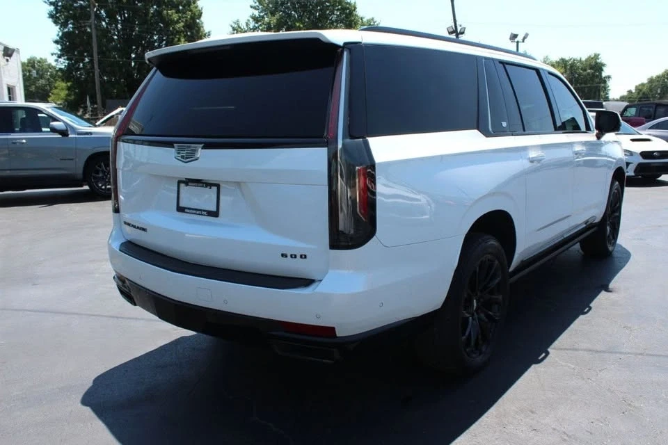 2022 Cadillac Escalade 5th Gen - Image 13 of 20