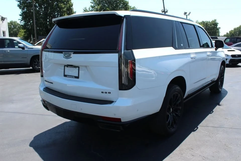 2022 Cadillac Escalade 5th Gen - Image 13 of 20