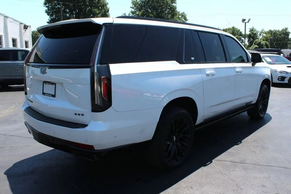2022 Cadillac Escalade 5th Gen - Image 14 of 20