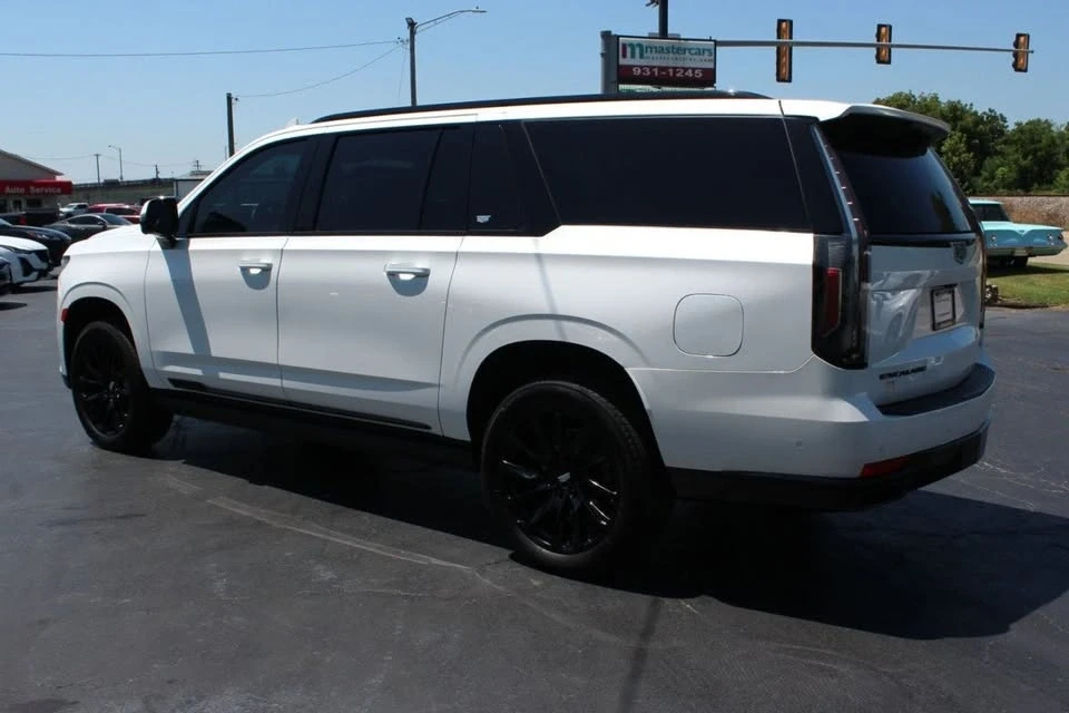 2022 Cadillac Escalade 5th Gen - Image 8 of 20