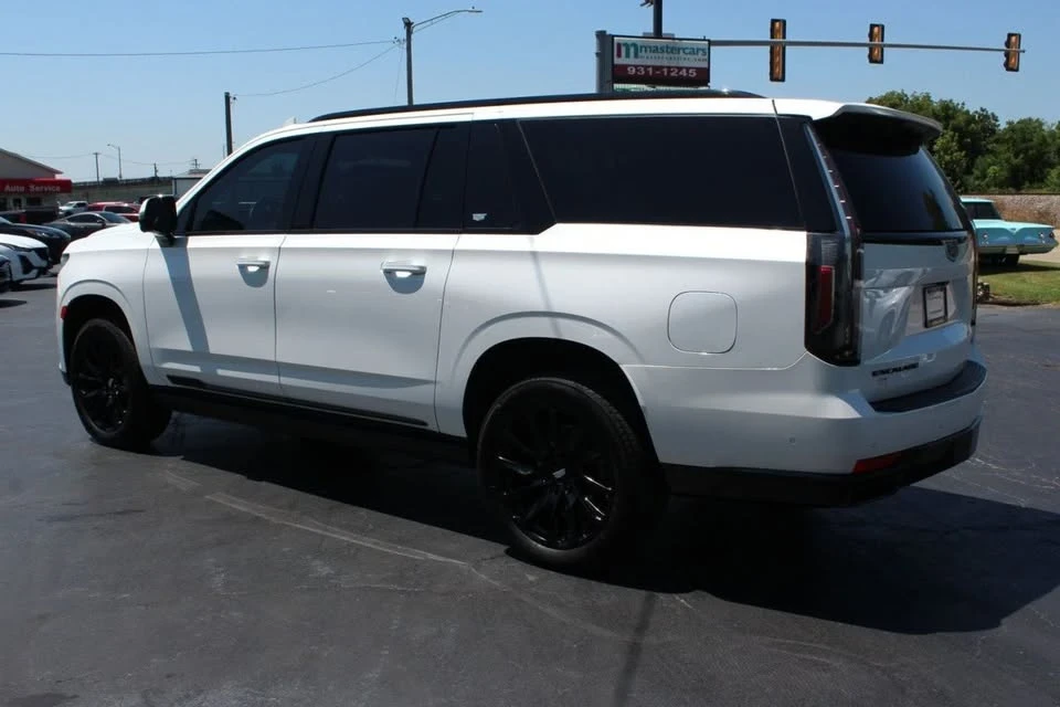 2022 Cadillac Escalade 5th Gen - Image 8 of 20