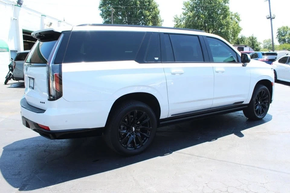 2022 Cadillac Escalade 5th Gen - Image 15 of 20