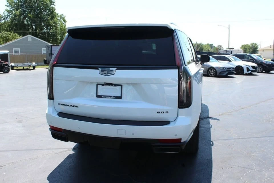 2022 Cadillac Escalade 5th Gen - Image 12 of 20