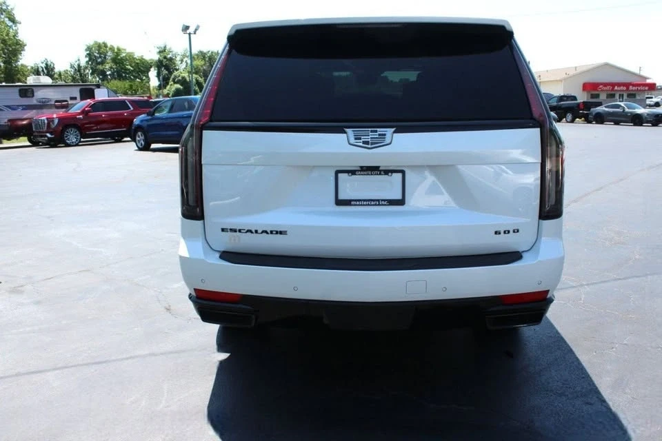 2022 Cadillac Escalade 5th Gen - Image 11 of 20