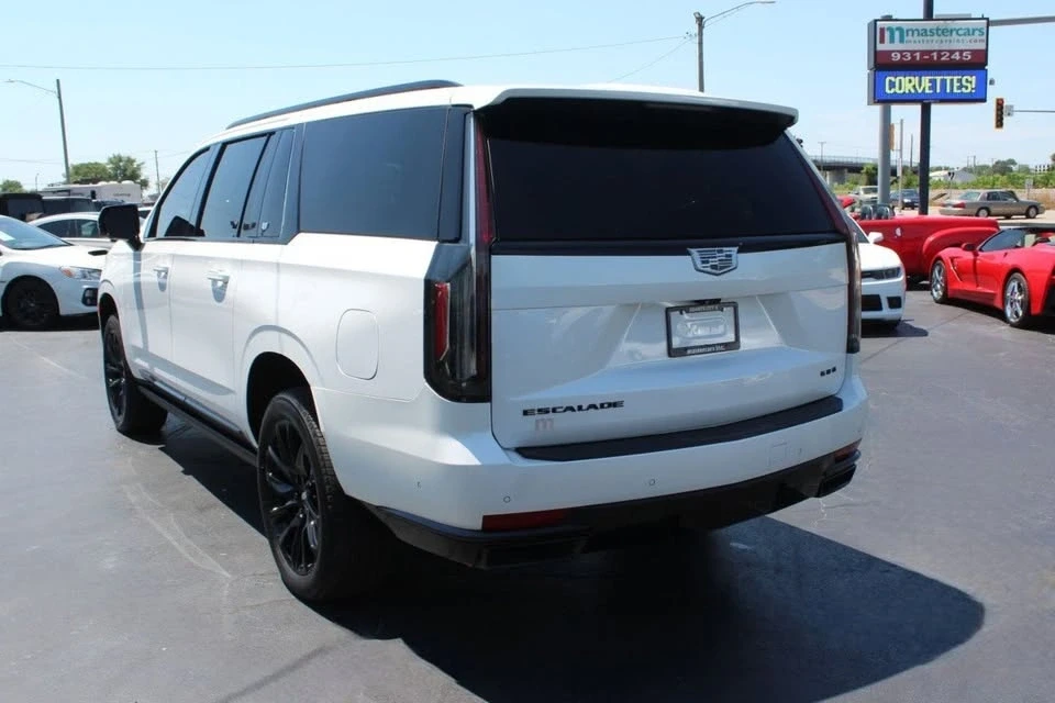 2022 Cadillac Escalade 5th Gen - Image 10 of 20