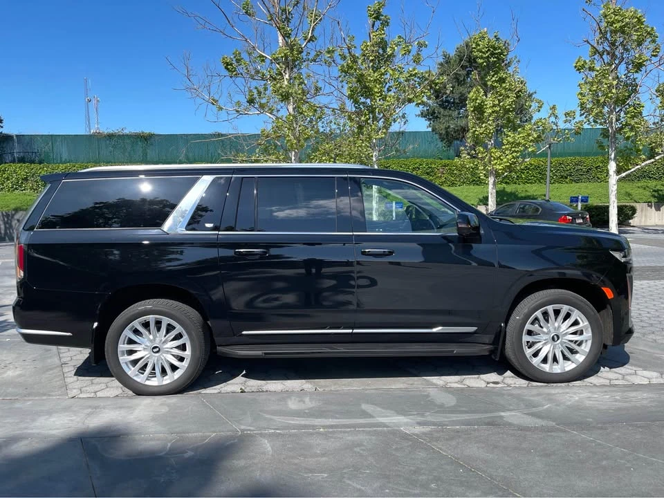 2022 Cadillac Escalade 5th Gen - Image 12 of 13