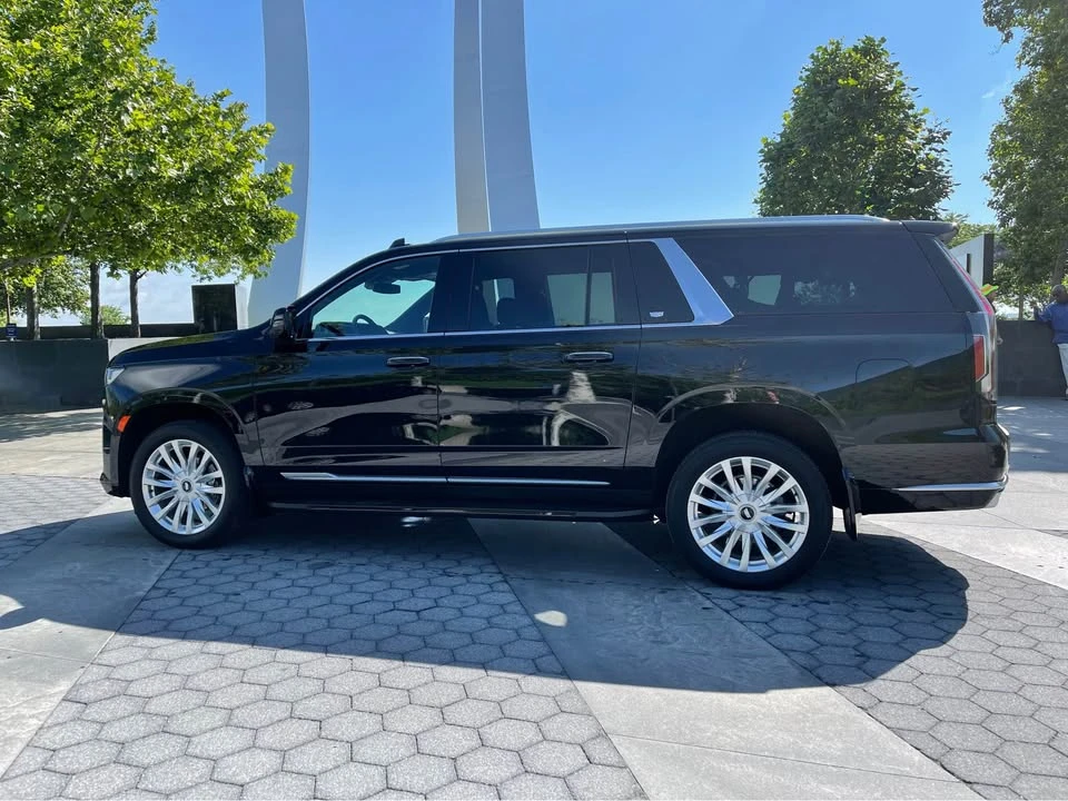 2022 Cadillac Escalade 5th Gen - Image 9 of 13