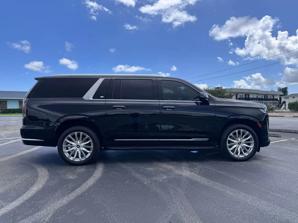 2022 Cadillac Escalade 5th Gen - Image 2 of 14