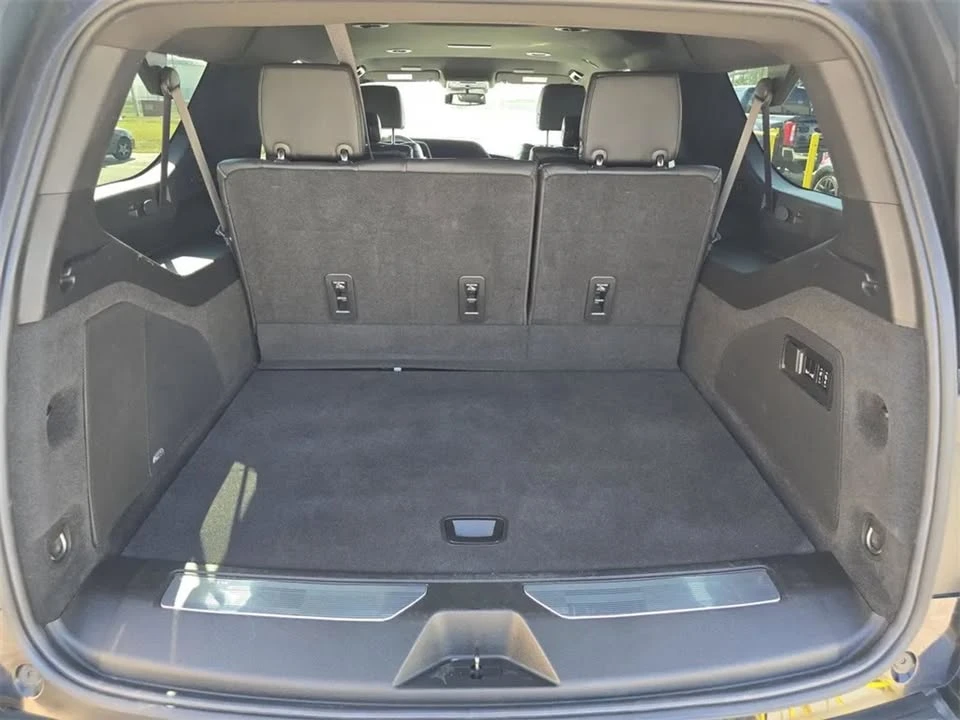 2022 Cadillac Escalade 5th Gen - Image 19 of 20