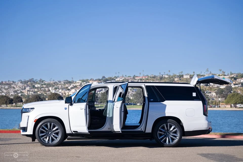 2022 Cadillac Escalade 5th Gen - Image 2 of 20