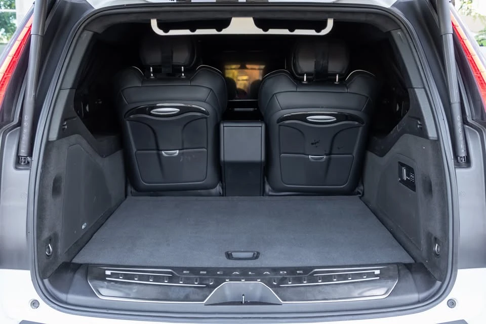 2022 Cadillac Escalade 5th Gen - Image 8 of 20