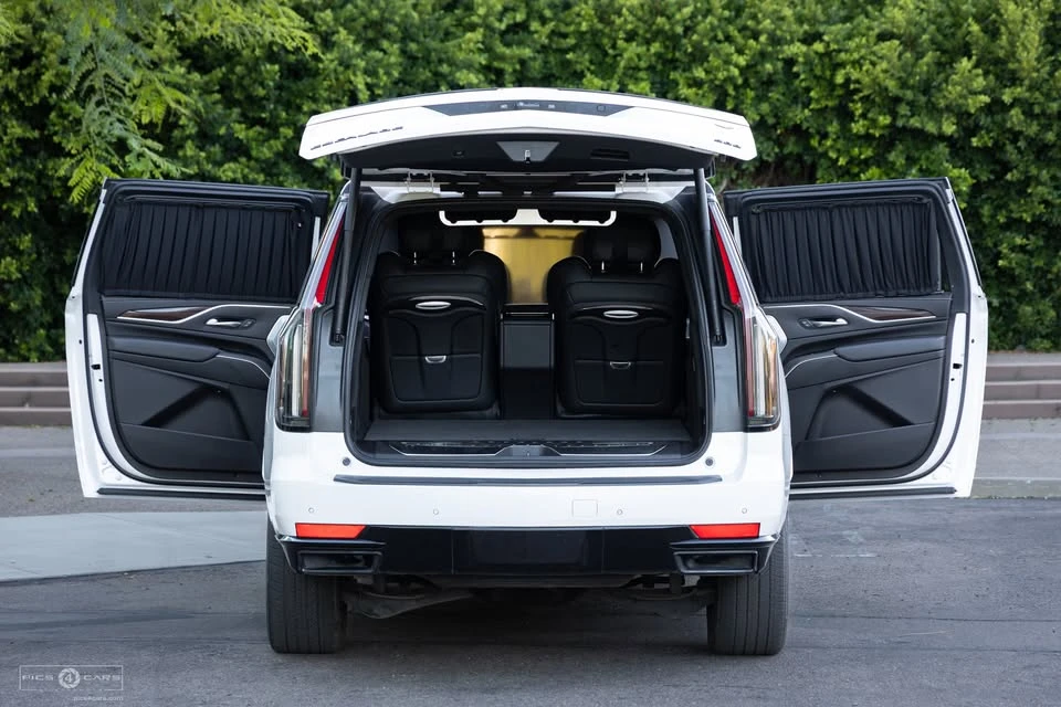 2022 Cadillac Escalade 5th Gen - Image 10 of 20